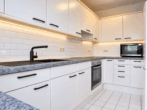 Küche - Neu renoviert & modernisiert – stilvolle 2-Zimmer-Dachgeschosswohnung mit Balkon