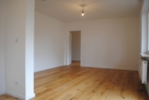 Küchenbereich und Wohnbereich - Komplett renovierte 2-Zimmer Wohnung im Herzen von Regensburg! PROVISIONSFREI!