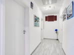 Flur - Ebenerdig modern wohnen: Charmanter 3-Zimmer-Bungalow mit Garten