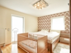 Schlafzimmer - !! Hier haben Sie Platz !! Großes Einfamilienhaus in Ruhiger Siedlungslage nahe Landshut !!