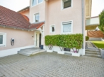 Zugang - !! Hier haben Sie Platz !! Großes Einfamilienhaus in Ruhiger Siedlungslage nahe Landshut !!