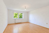 Schlafzimmer 1 -  EG - !!! Vielseitiges Zweifamilienhaus auf großzügigem Eckgrundstück mit Blick ins Grüne !!!
