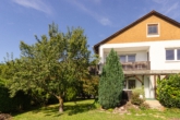 Außenansicht - !!! Vielseitiges Zweifamilienhaus auf großzügigem Eckgrundstück mit Blick ins Grüne !!!