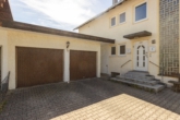 Doppelgarage - !!! Vielseitiges Zweifamilienhaus auf großzügigem Eckgrundstück mit Blick ins Grüne !!!