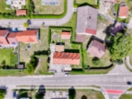 Luftbild - Viel Platz zum Wohlfühlen - gepflegtes Einfamilienhaus auf über 1.000m² Grundstück