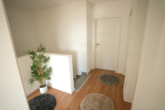 Flur OG - Haus "Esche" - KfW 40 trifft auf Ihre Ideen: Gestalten Sie Ihr Zuhause mit