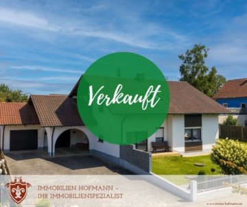 *** Generationenwohnen mit großem Garten in bester Lage ***, 94428 Eichendorf, Einfamilienhaus