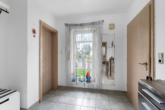 Flur - **Familienfreundliche Doppelhaushälfte mit Gartenidylle und Garage nahe dem Zentrum von Dingolfing**