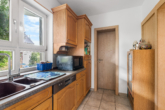 Küche - **Familienfreundliche Doppelhaushälfte mit Gartenidylle und Garage nahe dem Zentrum von Dingolfing**