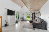 Wohnzimmer - **Familienfreundliche Doppelhaushälfte mit Gartenidylle und Garage nahe dem Zentrum von Dingolfing**