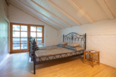 Schlafzimmer - *** Großes Einfamilienhaus mit Garten in ruhiger Lage zur Miete ***