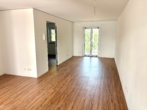 Wohnzimmer - Neubau-Erstbezug: Moderne 2-Zimmer-Wohnung mit Balkon