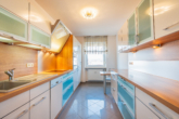 Küche - Modern renovierte 2 -Zimmer-Wohnung mit Südbalkon, moderner Einbauküche und Tiefgarage !!!
