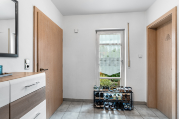 ** Gemütliche Doppelhaushälfte mit Garten und Garage zentrumsnah in Dingolfing**, 84130 Dingolfing, Doppelhaushälfte