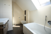 Badezimmer - ** Helle und neuwertige Doppelhaushälfte mit moderner Technik in Straubing **