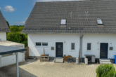 Außenansicht Vorne - ** Helle und neuwertige Doppelhaushälfte mit moderner Technik in Straubing **