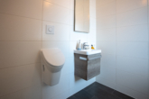 Gäste-WC - ** Helle und neuwertige Doppelhaushälfte mit moderner Technik in Straubing **