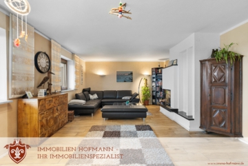 **Stilvolles Wohnen mit Kamin, nachhaltiger Technik und unverbaubarer Sicht **, 84036 Kumhausen, Einfamilienhaus