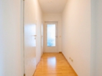 Flur - Attraktive 2-Zimmer-Dachgeschosswohnung mit Balkon – ein Zuhause zum Wohlfühlen
