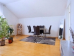 Esszimmer - Attraktive 2-Zimmer-Dachgeschosswohnung mit Balkon – ein Zuhause zum Wohlfühlen