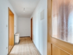 Flur WE3 - ***Großzügiges Mehrfamilienhaus mit 3 Wohneinheiten, PV- Anlage, Garagen & Werkstatt***
