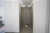 Dusche (Musterhaus) - DHH " Fichte" Moderne Effizienz, gefördert und zukunftssicher. Heute noch Termin vereinbaren !!!