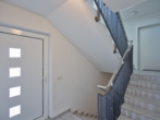 Treppenhaus - Moderne 3-Zimmer-Wohnung inkl. Einbauküche u. Carportstellplatz!