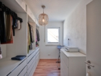 Ankleidezimmer/Kinderzimmer - Moderne 3-Zimmer-Wohnung inkl. Einbauküche u. Carportstellplatz!
