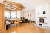 Wohnzimmer mit Kamin - !! MVV-Anschluss + Gepflegtes Einfamilienhaus = PERFEKT !!