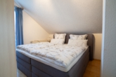 Schlafzimmer I - !! MVV-Anschluss + Gepflegtes Einfamilienhaus = PERFEKT !!
