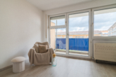 Wohnzimmer - + Ihre Chance! Gepflegte 1-Zimmer Wohnung im begehrten Regensburg! +