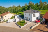 Außenansicht - + Neuwertig. Modern. Großzügig. Ruhig. Ein Haus für die ganze Familie! +