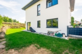 Garten - + Neuwertig. Modern. Großzügig. Ruhig. Ein Haus für die ganze Familie! +