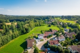 Außenansicht - + Neuwertig. Modern. Großzügig. Ruhig. Ein Haus für die ganze Familie! +