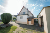 Westansicht - *** Sanierungsbedürftiges Einfamilienhaus in zentraler Lage ***