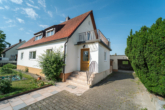 Eingangsbereich - *** Sanierungsbedürftiges Einfamilienhaus in zentraler Lage ***