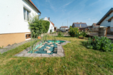 Garten Straßenseite - *** Sanierungsbedürftiges Einfamilienhaus in zentraler Lage ***