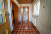Eingang/WC - *** Sanierungsbedürftiges Einfamilienhaus in zentraler Lage ***