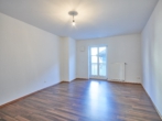 Wohnzimmer - Zentrumsnahe, lichtdurchflutete 2-Zimmer-Wohnung im 1. OG mit großzügiger Dachterrasse!!!