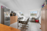 Esszimmer - ***Renovierte 4-Zimmer-Wohnung mit Balkon und Blick ins Grüne - stadtnah in Bruckberg***