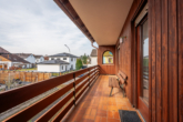 Balkon - *** Sanierungsbedürftiges Einfamilienhaus mit Pool und Wintergarten ***