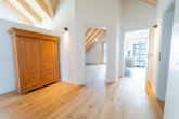 Zugang Schlafzimmer und Bad DG - Modernes Naturhaus bei Landshut - neuwertig, energieeffizient & hochwertig ausgestattet !!!