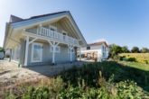 Außenansicht Osten - Modernes Naturhaus bei Landshut - neuwertig, energieeffizient & hochwertig ausgestattet !!!