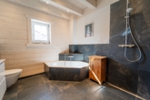 Badezimmer EG - Modernes Naturhaus bei Landshut - neuwertig, energieeffizient & hochwertig ausgestattet !!!