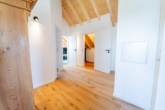 Flur DG - Modernes Naturhaus bei Landshut - neuwertig, energieeffizient & hochwertig ausgestattet !!!
