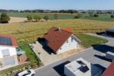 Außenansicht Luftaufnahme - Modernes Naturhaus bei Landshut - neuwertig, energieeffizient & hochwertig ausgestattet !!!