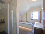 Badezimmer - !! Ankommen & genießen – elegantes Zuhause mit Platz für die ganze Familie !!