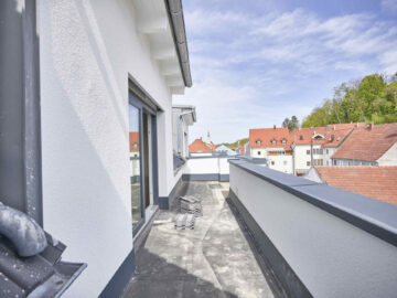 Hochwertige Eigentumswohnung mit Dachterrasse, 94405 Landau an der Isar, Dachgeschosswohnung