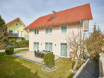 Gartenansicht - !! Wunderschönes Einfamilienhaus mit Einliegerwohnung in Ruhiger Siedlungslage nahe Landshut !!