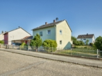 Straßenansicht - !! Schönes Einfamilienhaus in gewachsener Siedlungslage auf großzügigem Grundstück !!